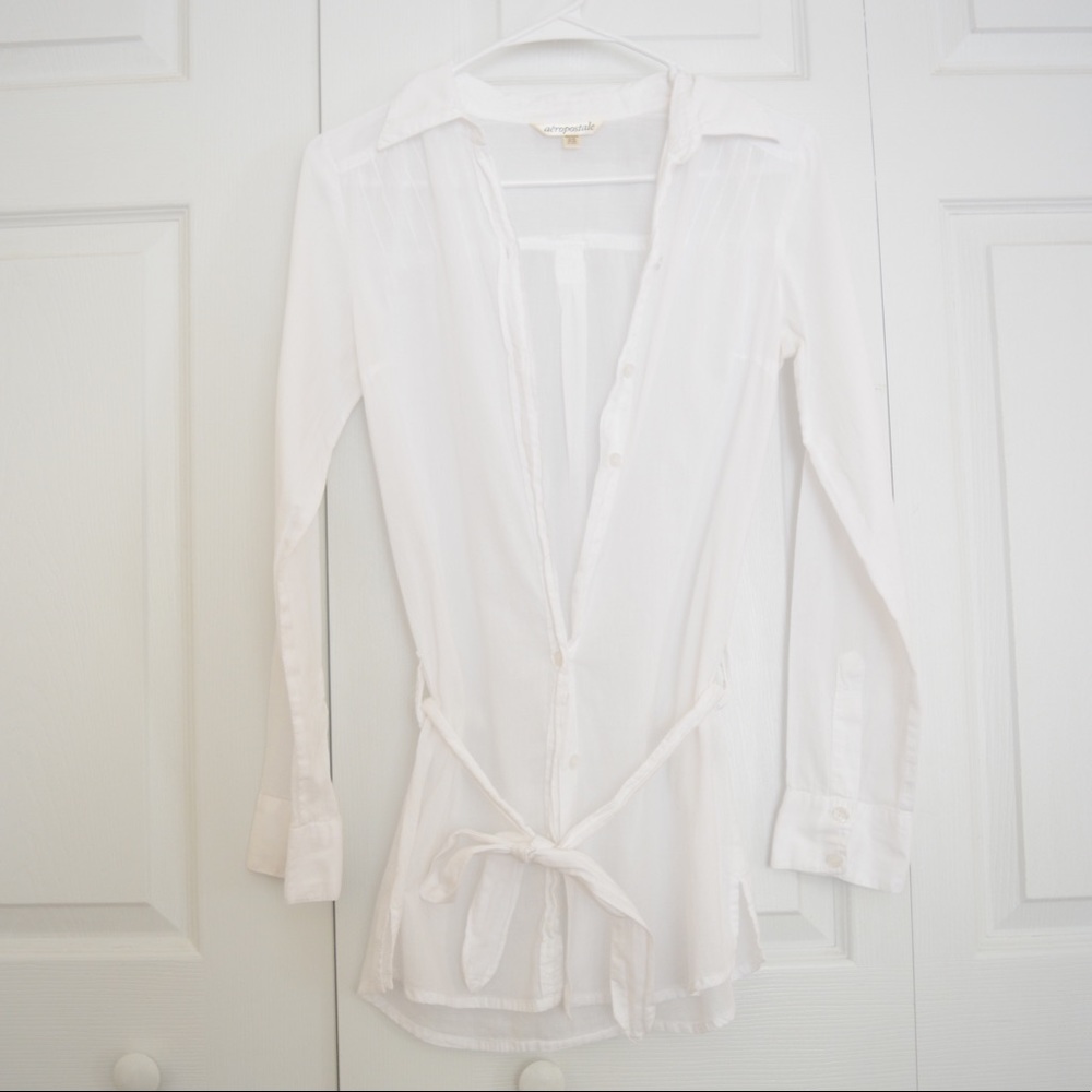 Aeropostale classic white cotton button down shirt